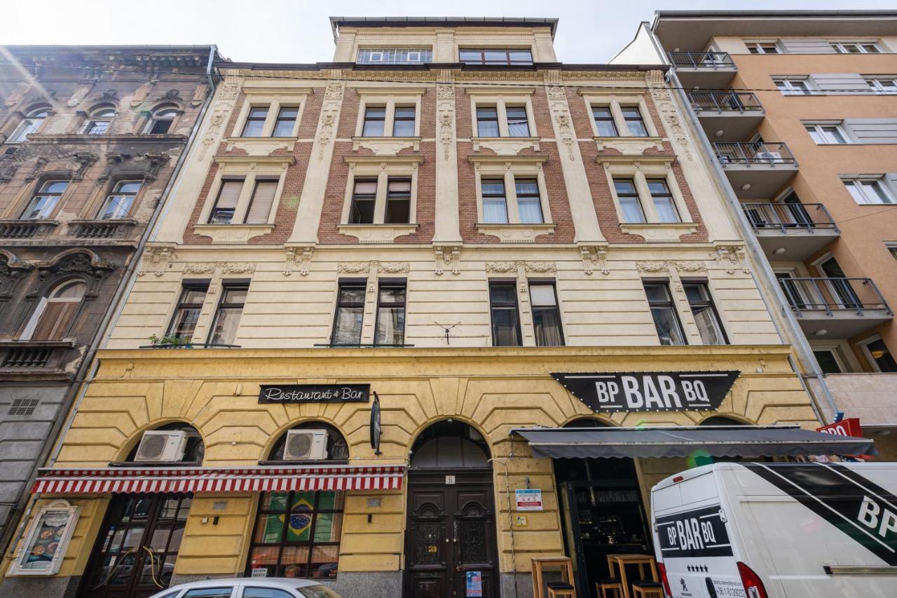 Youth Motive Studio With Gallery Budapest Luaran gambar